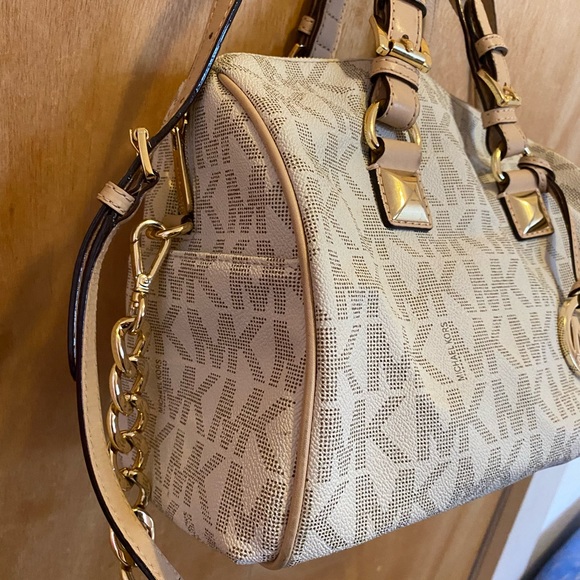 Michael Kors purse - Picture 9 of 12